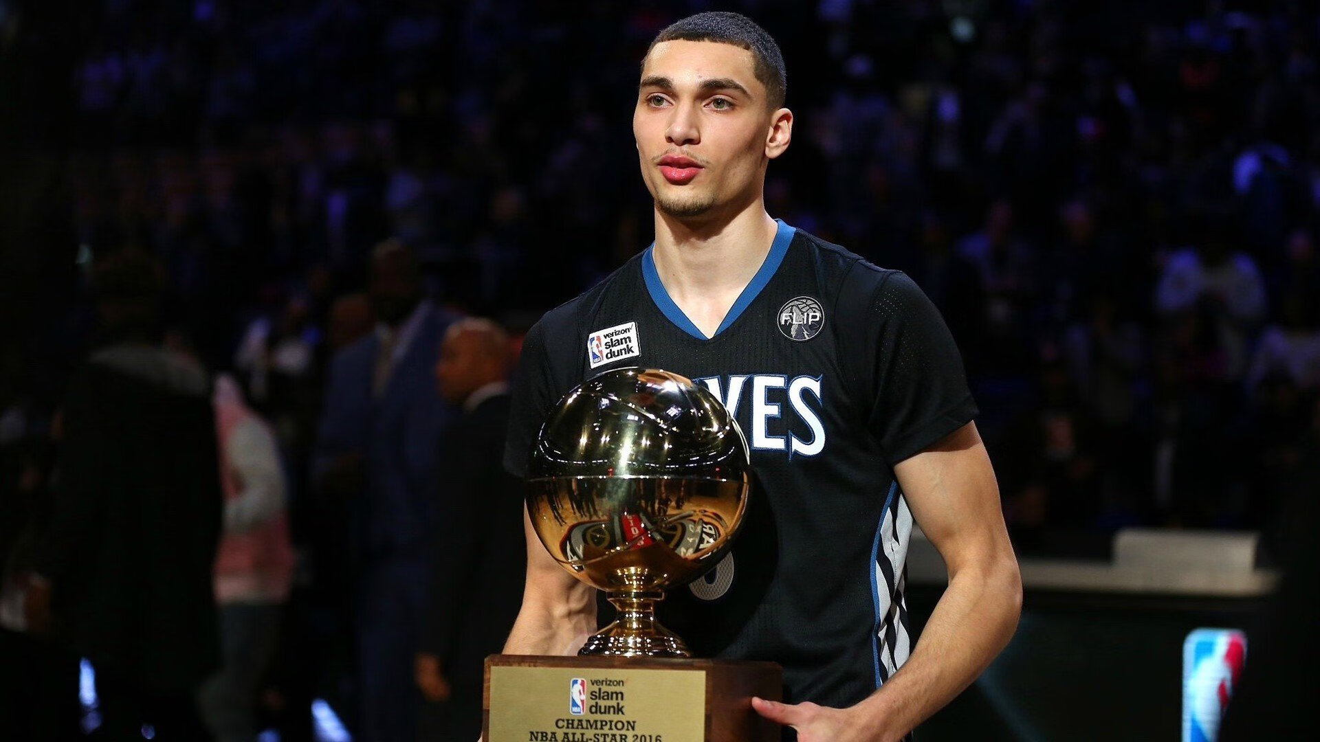 开云体育下载入口-传奇“单挑”大战：欧冠赛场上的“一对一”传奇战役，传奇联赛锦标赛